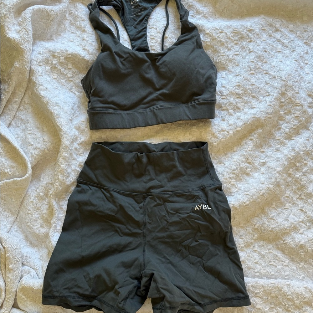 Abyl Core Shorts and Sports Bra Set- Asphalt Grey- Size Small